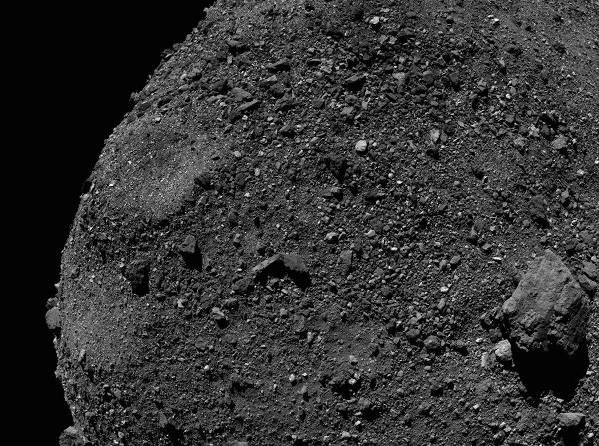 Imaj enep planetik Bennu kyns OSIRIS-REx tenna an sampel.