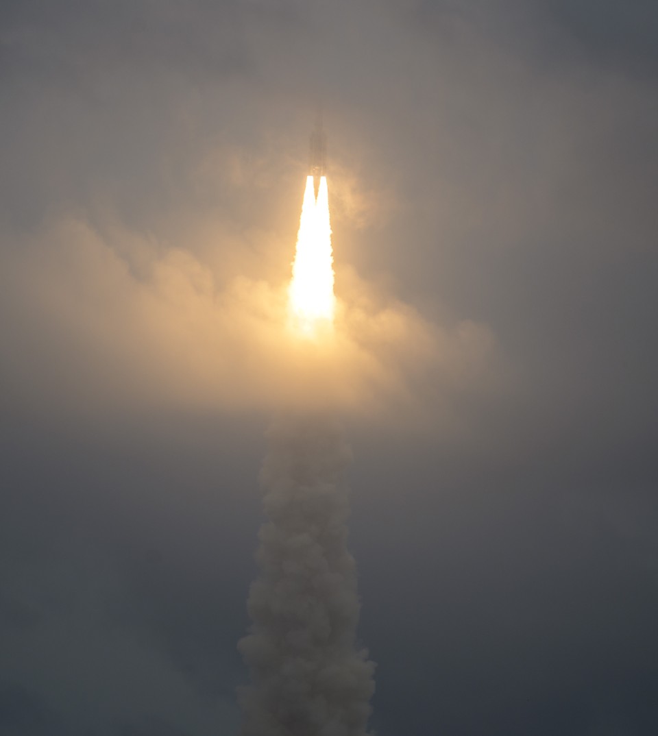 Lonch an JWST gans fusenn Ariane 5 dhe borth-spas Kourou, 25ves mis-Kevardhu 2021